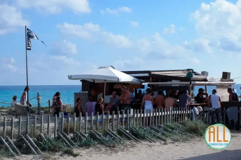 Piratabus beach bar Formentera