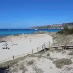 Playa de Ses Platjetes, Es Caló