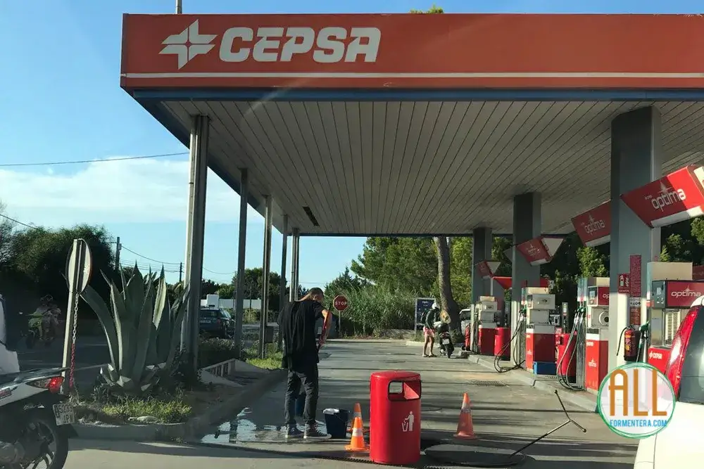 Cepsa La Savina benzinestation, Formentera