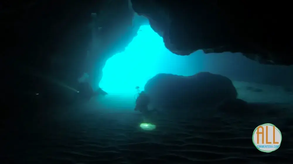 Submarinismo en las cuevas de San Guillem Punta Rasa, Formentera