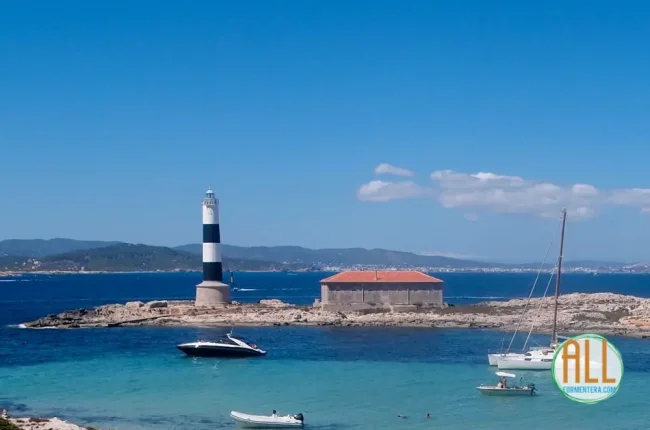 Farol d'en Pou ou a ilha de Es Porcs de Espalmador, Formentera
